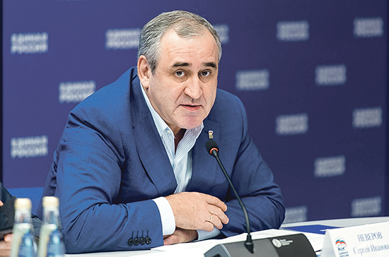 Неверов отметил активность россиян при обсуждении поправок к Конституции