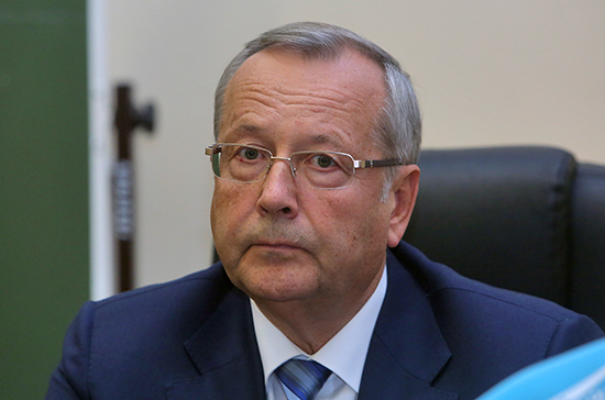 Академик Лобзин рассказал, чем COVID-19 отличается от других коронавирусов