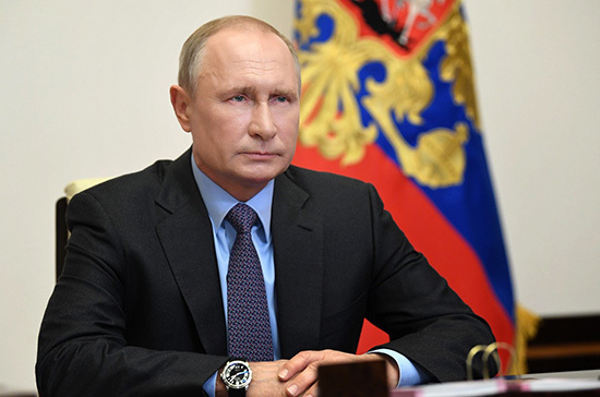 Путин поручил представить предложения по поддержке детей, чьи родители не платят алименты